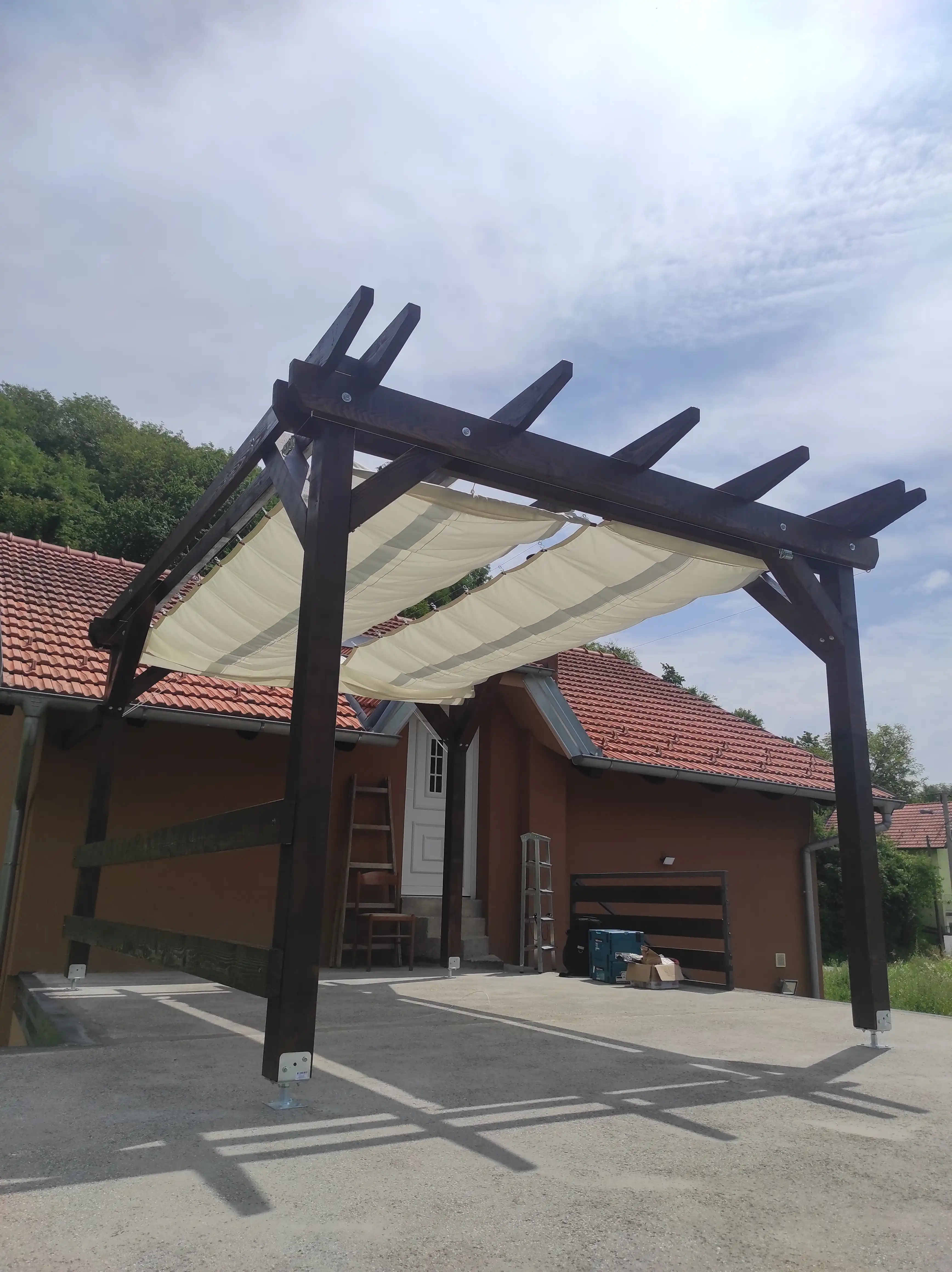 Fotografija nadstrešnice