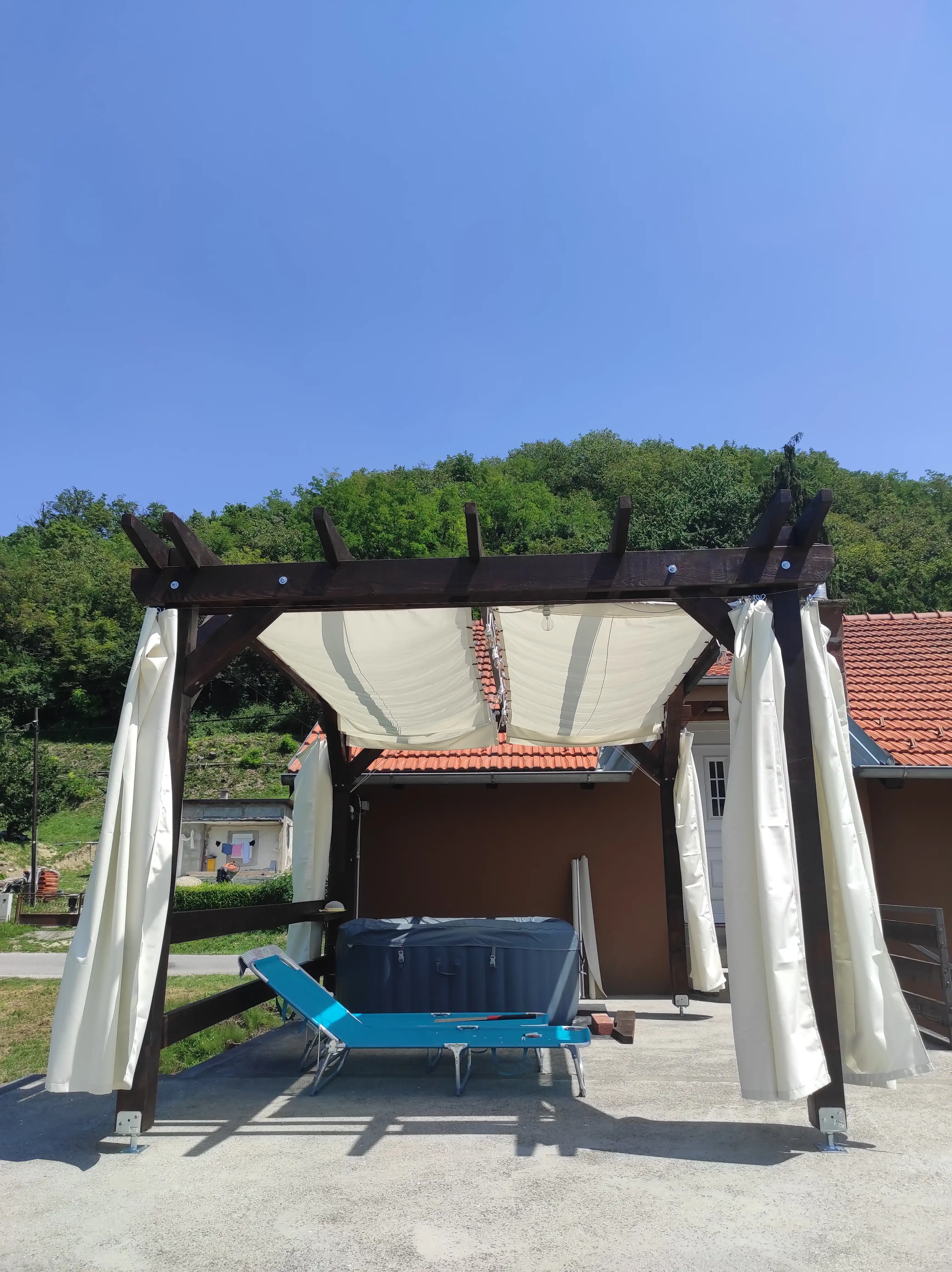 Fotografija nadstrešnice